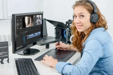 Nadja Editando Editora DZ2 Brasil
